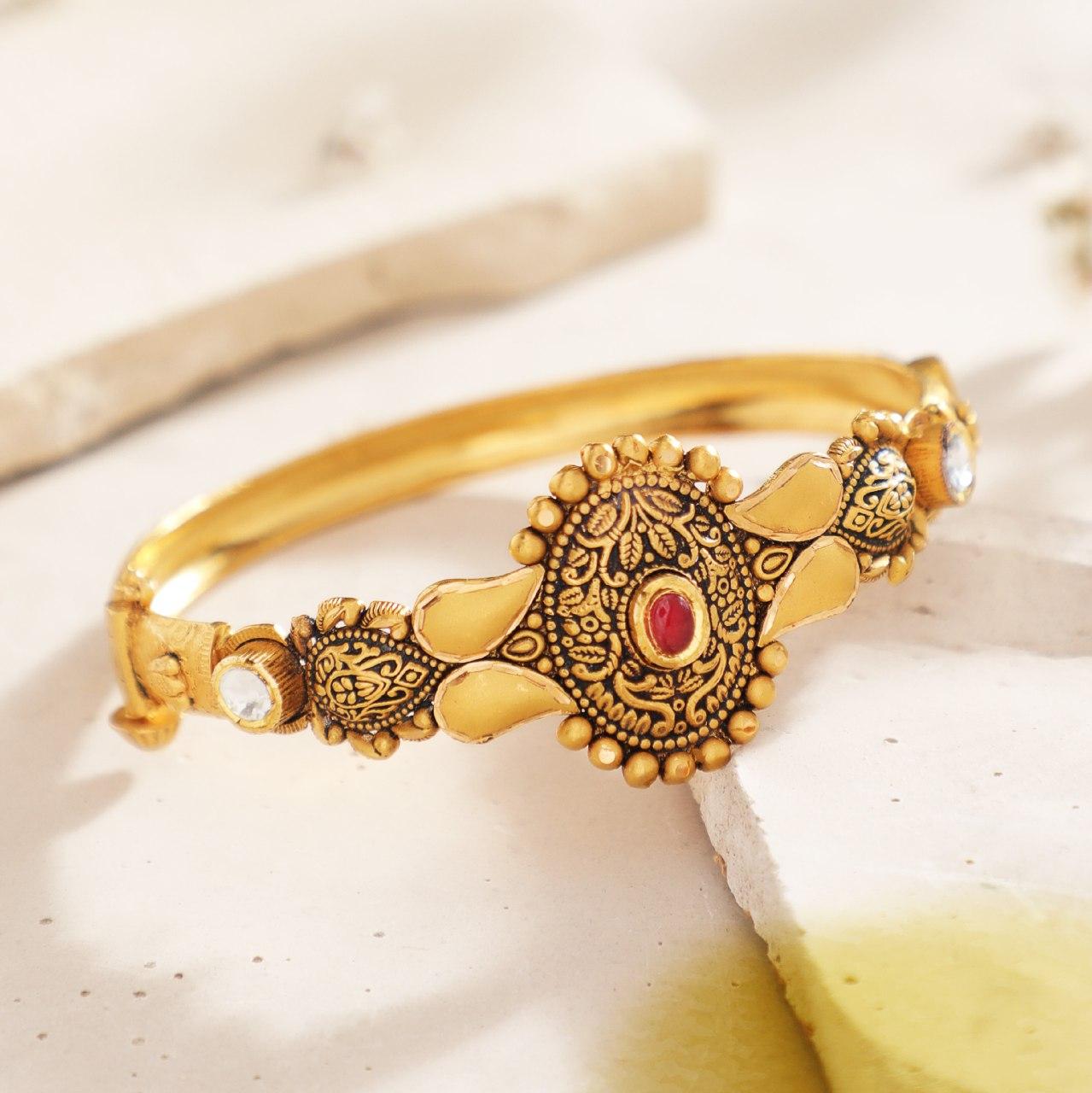 Manubhai Gold Bracelet