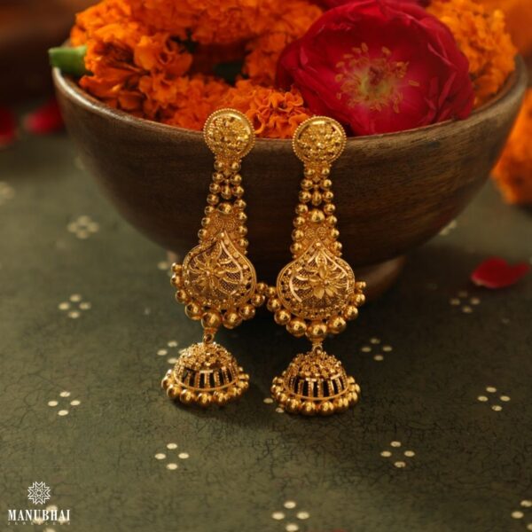 Light weight gold earrings