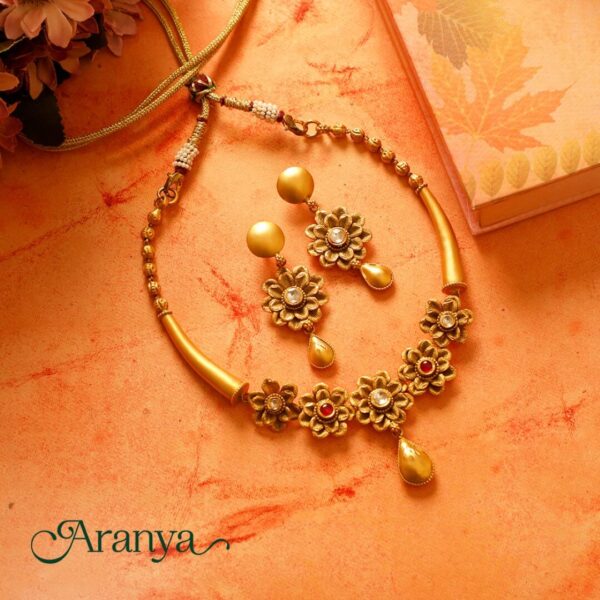 Antique necklace set
