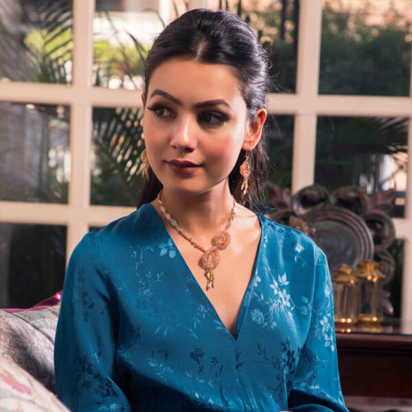 Contemporary Left side Pendant Gold Necklace Set