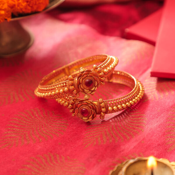 Manubhai Gold Bangle