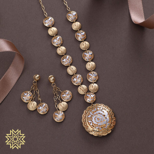 New Age Elegant Circular pendant Designed Gold Necklace Set