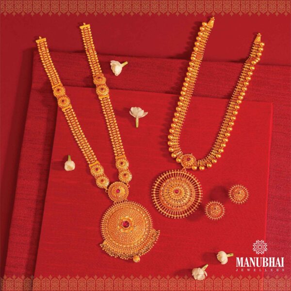 Royal Heavy Pendant Gold Ranihaar Necklace set