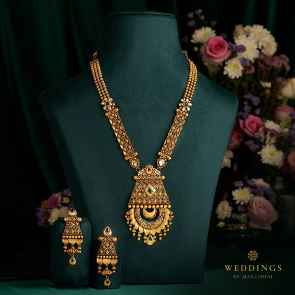 Antique necklace set