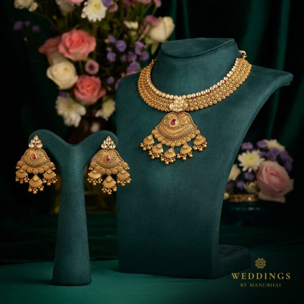 Antique necklace set