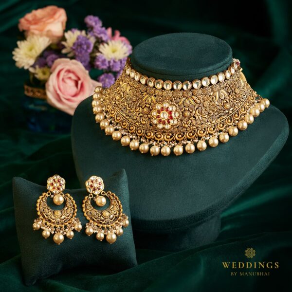 Antique necklace set