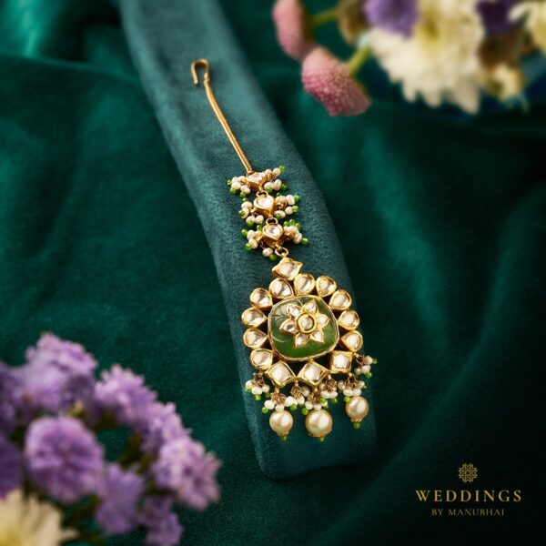 Antique Bridal Gold Maang Tikka (22K) Design