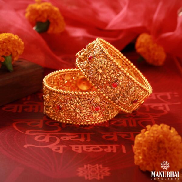 Antique bangle