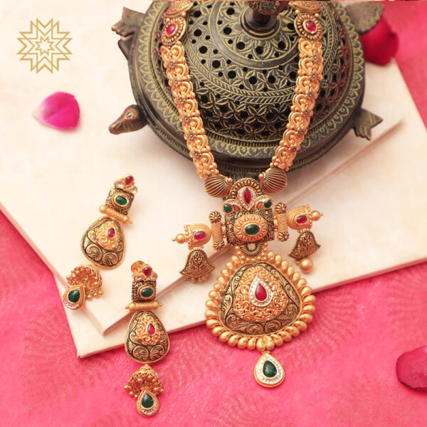 Antique necklace set