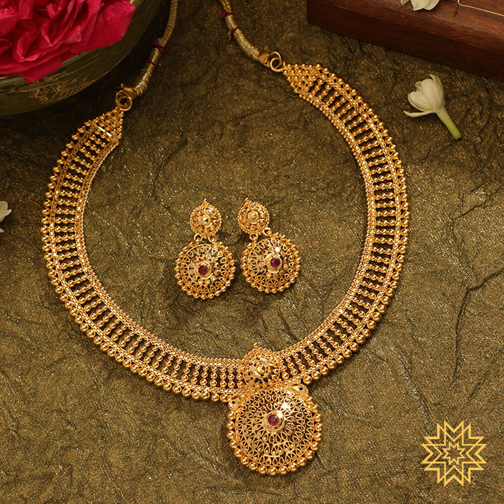 Buy Broad Mani Detailed High Neck Gold Necklace with Detailed Pendant ...