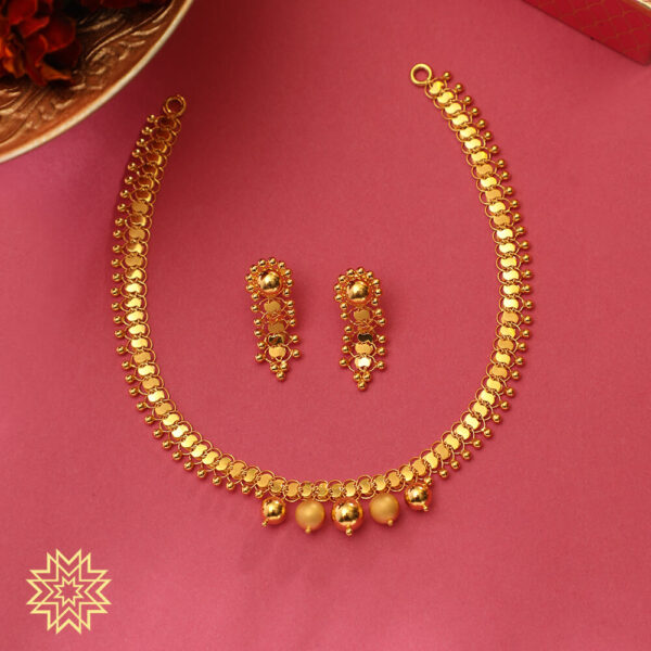 Minimalist Golden Designer short Gold Necklace Set with earings