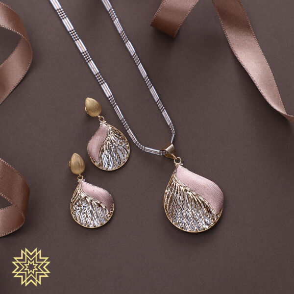 Manubhai Gold PENDANT SET