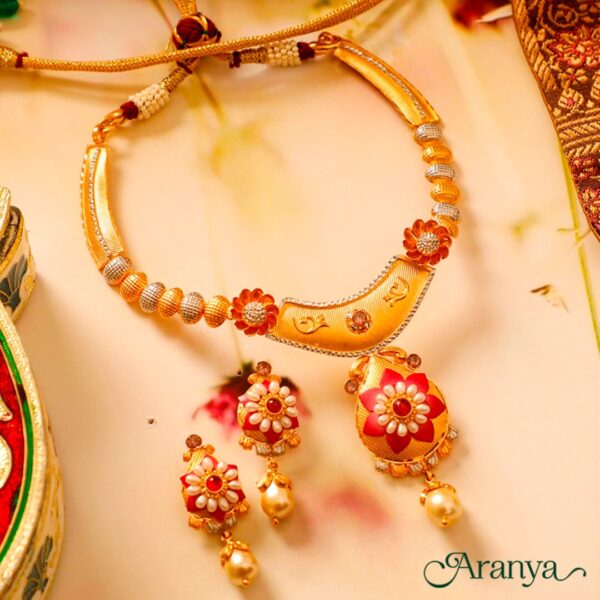 High Neck Yellow Gold Choker Necklace Set