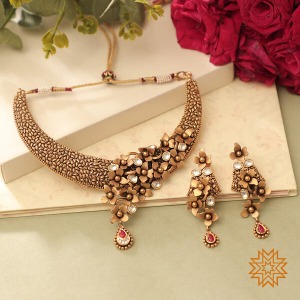 Antique necklace set