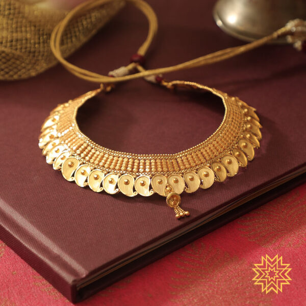 Around the Neck Small Peacock Pendant detailed Gold Choker Necklace