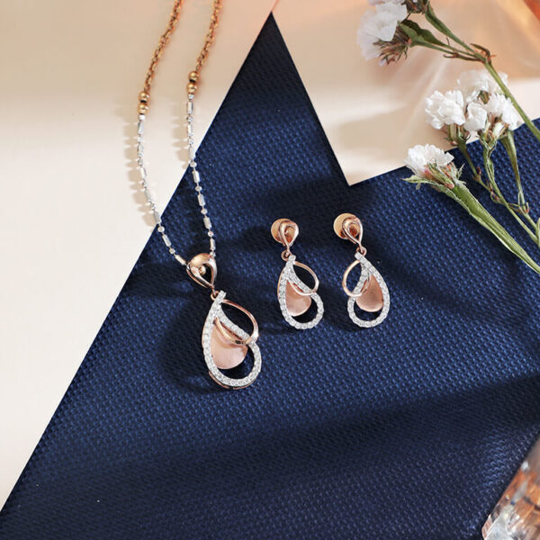 Manubhai Real Diamond PENDANT SET