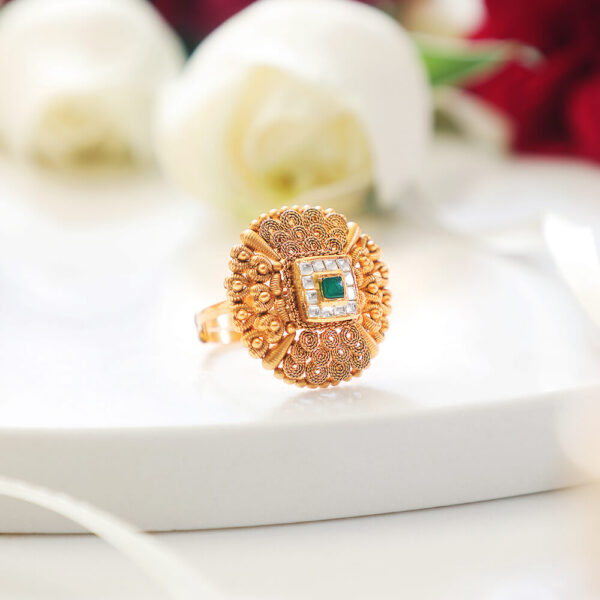 Light weight gold ring
