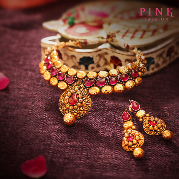 Antique necklace set