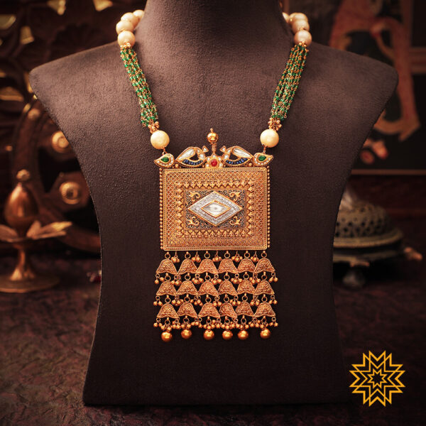 Antique necklace set