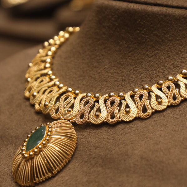 Modern Dramatic Design Green Ruby Pendant Gold Necklace Set