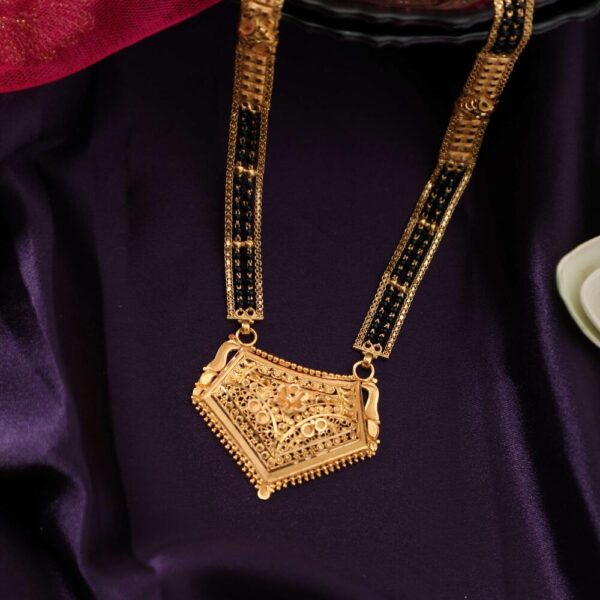 Traditional Gold Chain Bridal Mangalsutra