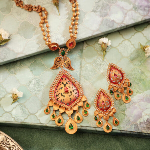 Antique necklace set