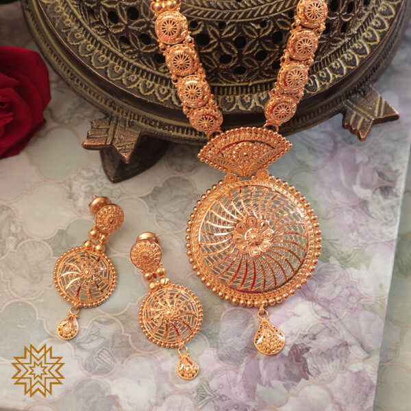 Long Chakra Detailed Pendant Gold Necklace Design