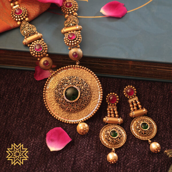 Antique necklace set