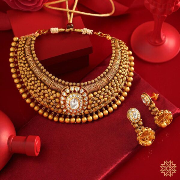 Antique Set by Manubhai Jewellers