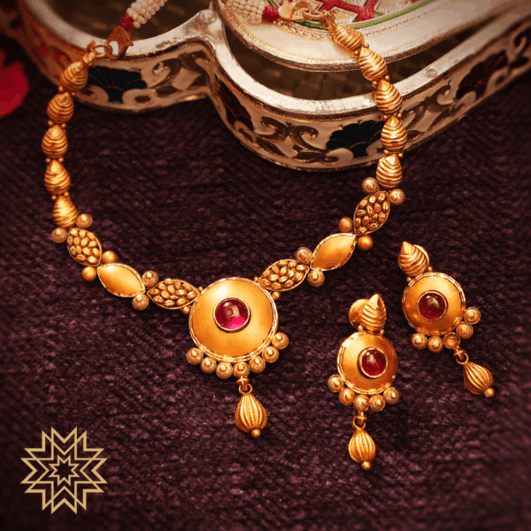 Antique necklace set