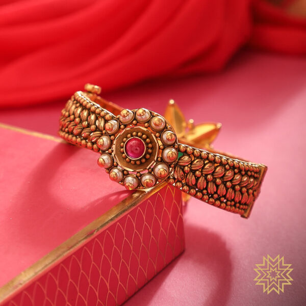 Manubhai Antique Bangle