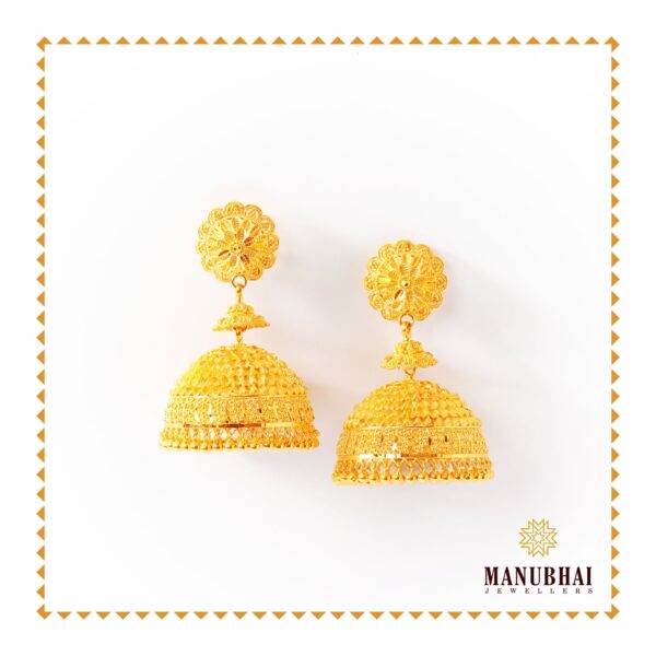 Light weight gold earrings