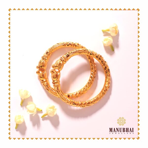 Gold bangle