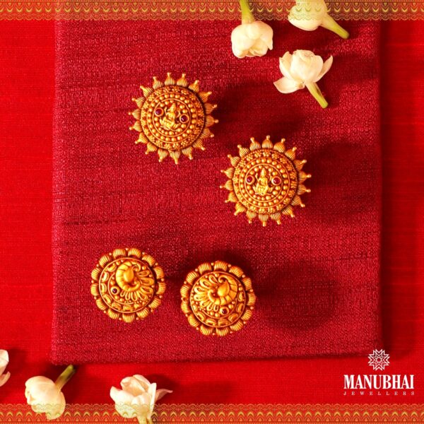 Light weight gold earrings