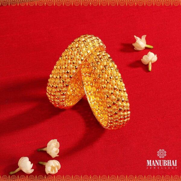 Gold bangle