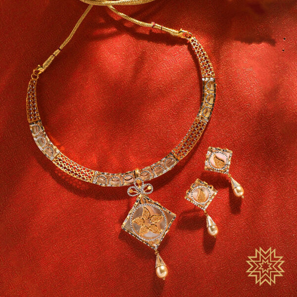 Elaborative Diamond Shaped Gold Pendant necklace Set