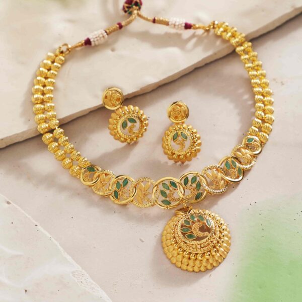 Yellow Gold Kundan Necklace Set