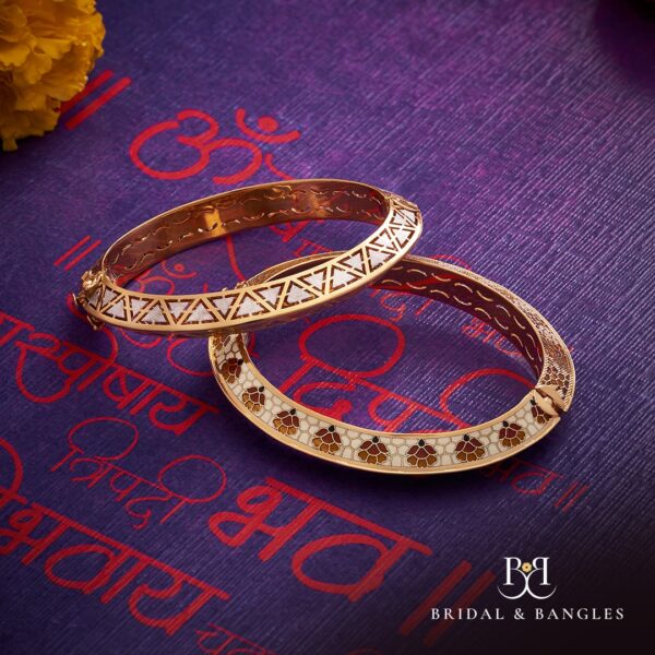 Light weight gold bangle