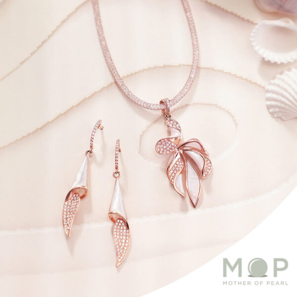 Manubhai Real Diamond PENDANT SET