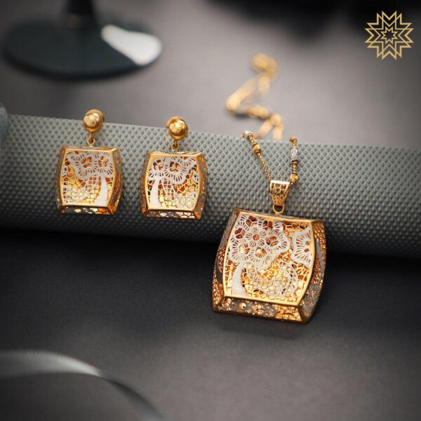 Manubhai Gold PENDANT SET