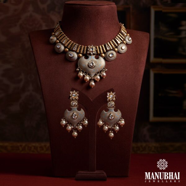 Antique necklace set