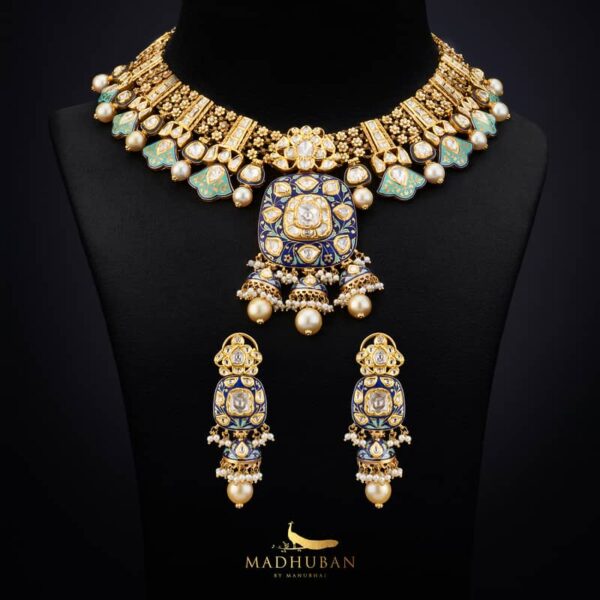 Antique necklace set