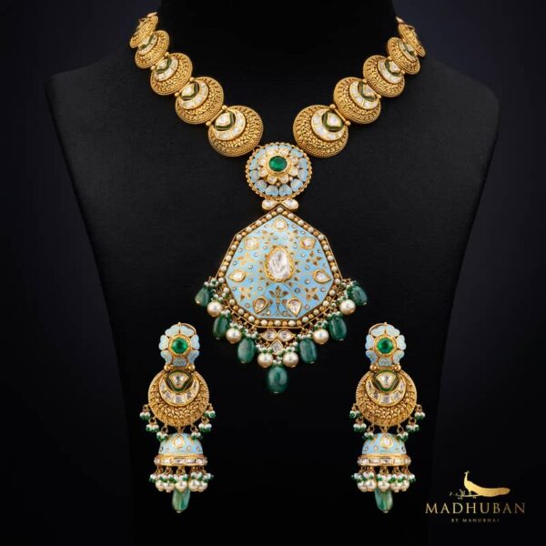 Antique necklace set