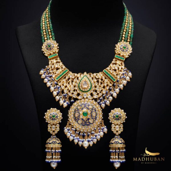 Antique necklace set