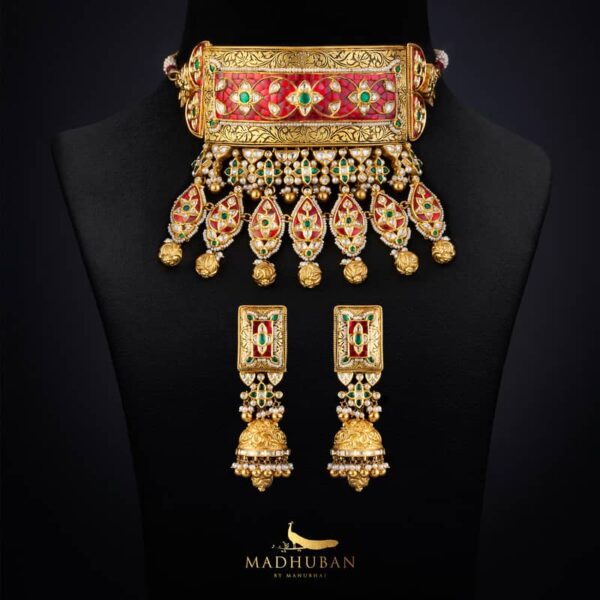 Antique necklace set