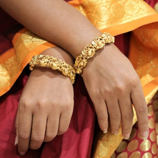 Manubhai Antique Bangle