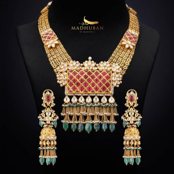 Antique necklace set