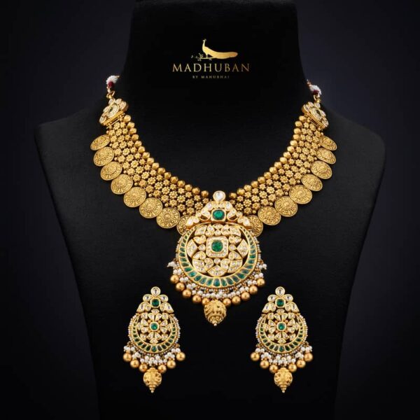 Antique necklace set