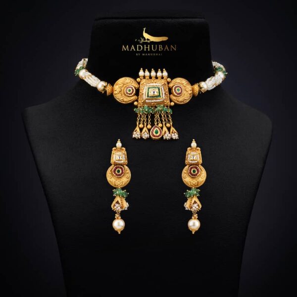 Antique necklace set