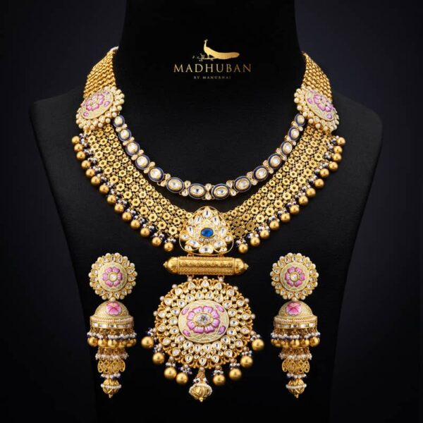 Antique necklace set
